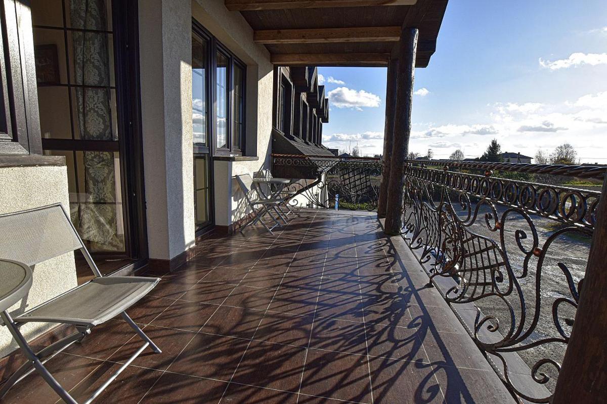 Osrodek Bialy Lew Bed & Breakfast Wojciechow  Exterior foto