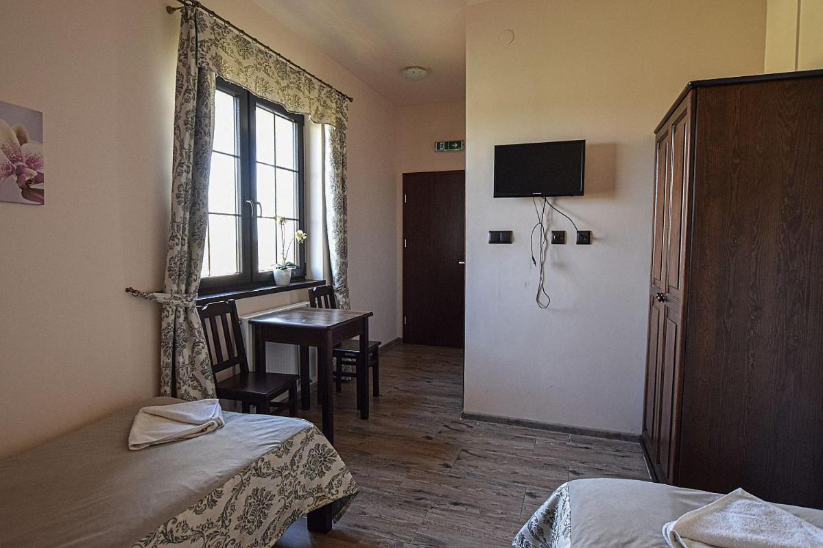 Osrodek Bialy Lew Bed & Breakfast Wojciechow  Exterior foto