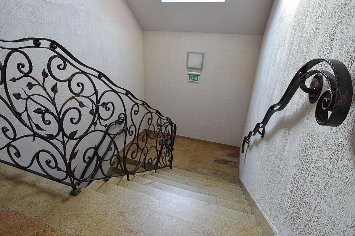 Osrodek Bialy Lew Bed & Breakfast Wojciechow  Exterior foto