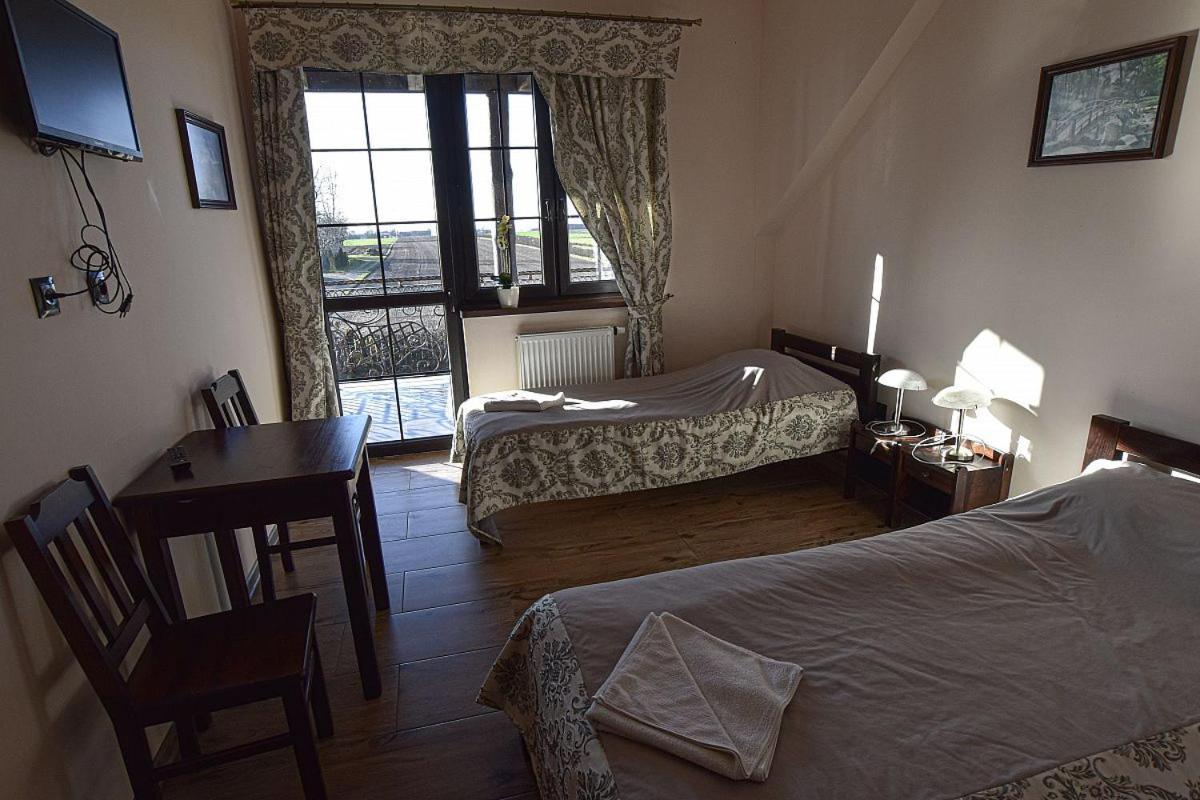 Osrodek Bialy Lew Bed & Breakfast Wojciechow  Exterior foto