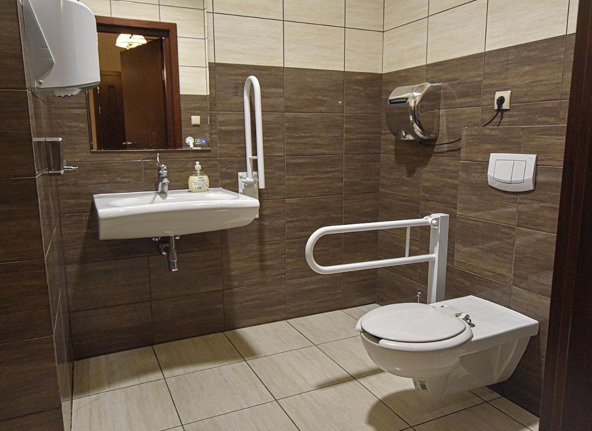 Osrodek Bialy Lew Bed & Breakfast Wojciechow  Exterior foto