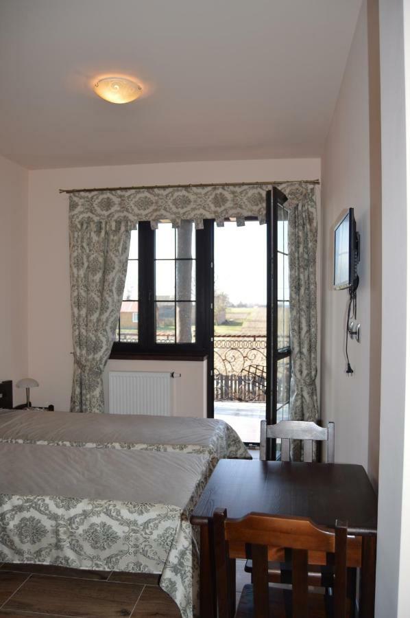 Osrodek Bialy Lew Bed & Breakfast Wojciechow  Exterior foto